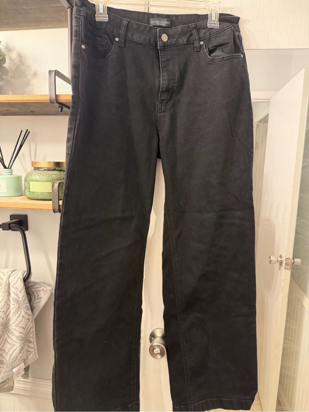 Wide-Leg Black Jeans - Classic High-Rise